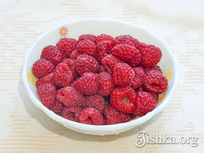 Компот ассорти (вишня, абрикос, малина) - пошаговый рецепт с фото